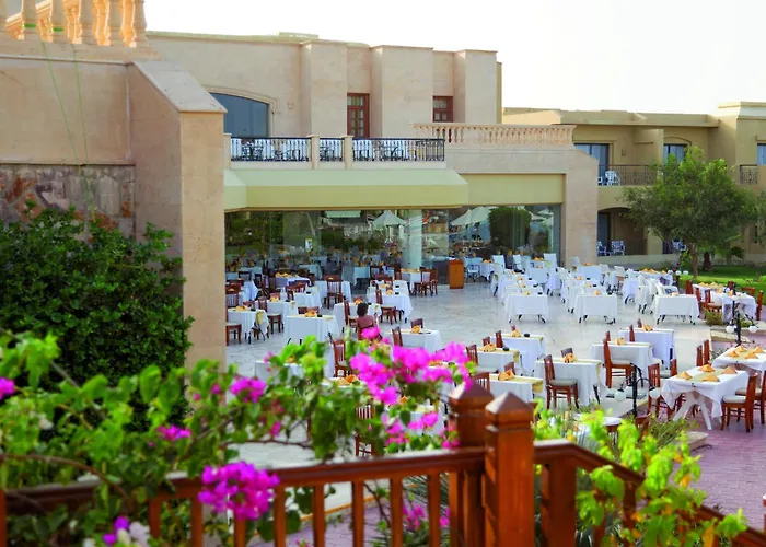 Resort Three Corners Fayrouz Plaza 5*