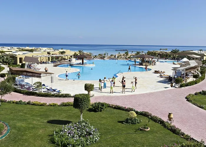 Resort Three Corners Fayrouz Plaza 5*